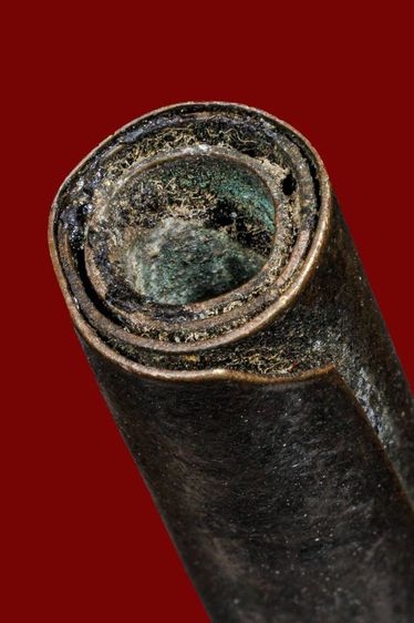 ตะกรุดเก่าไม่ทราบที่ (3 นิ้วครึ่ง) รูปที่ 2