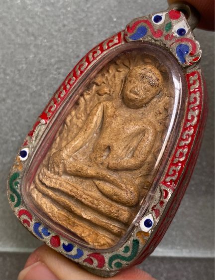 พระเปิม เนื้อดิน พิมพ์ใหญ่ พร้อมเลี่ยมกรอบเก่า รูปที่ 4