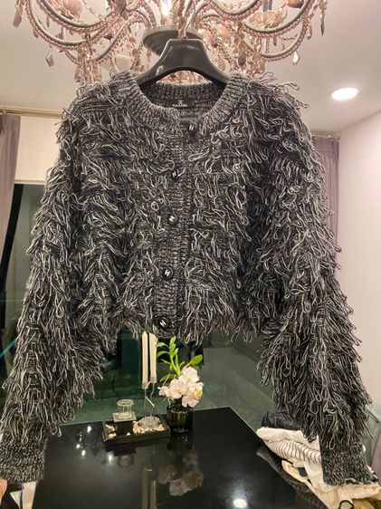 ชาแนล เสื้อแขนยาว สภาพใหม่เอี่ยม  รูปที่ 2