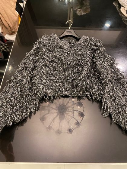 ชาแนล เสื้อแขนยาว สภาพใหม่เอี่ยม  รูปที่ 3