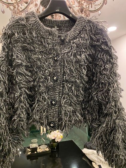 ชาแนล เสื้อแขนยาว สภาพใหม่เอี่ยม  รูปที่ 4