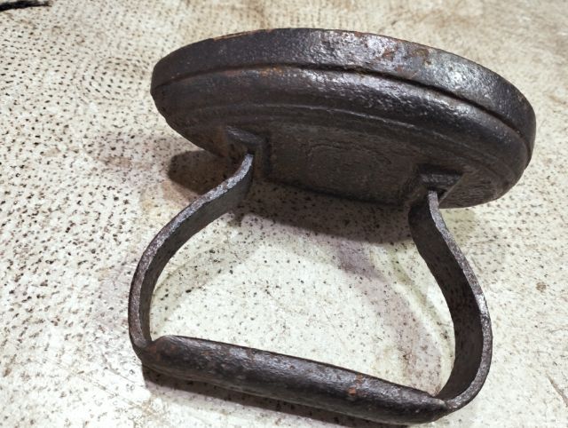 เตารีดเหล็กหล่อ รูปที่ 3