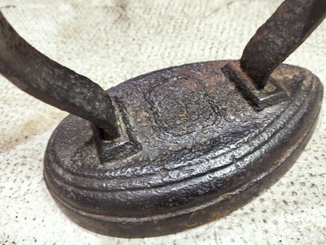 เตารีดเหล็กหล่อ รูปที่ 2