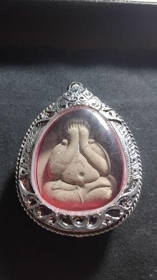 ปิดตาจัมโบ้หลวงพ่อคูณรุ่นคูณพันล้านปี57ตะกรด 3 ดอก พร้อมกรอบเงิน รูปที่ 2