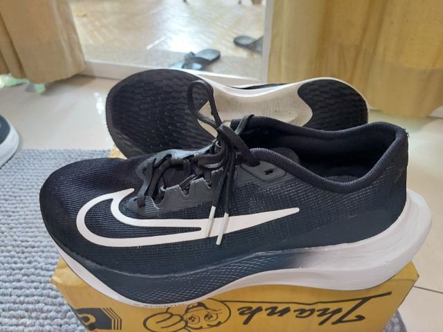 ดำ ผ้าใบ รองเท้าผ้าใบ UK 8.5 | EU 42 2/3 | US 9 รองเท้าวิ่ง Nike 