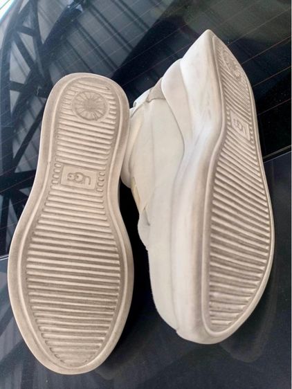 รองเท้า UGG รูปที่ 6