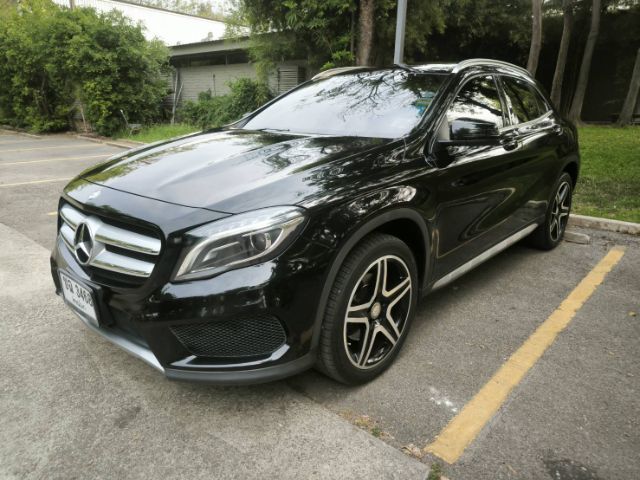 รถ Mercedes-Benz GLA-Class GLA250 สี ดำ