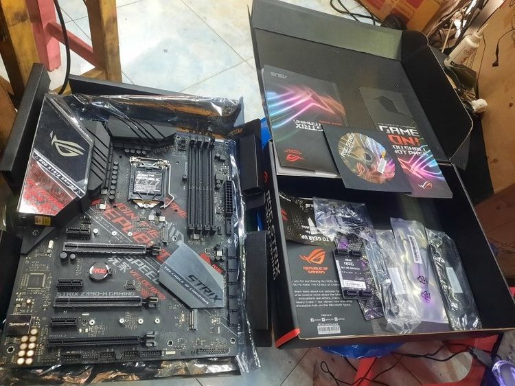 อื่นๆ MAINBOARD ASUS ROG STRIX Z390-H GAMING ชฺิฟตัวท๊อปมีกล่องใส่เจน 8-9.ใส่ I9 ได้ใส่ใหัที่ร้านมีนบุรี