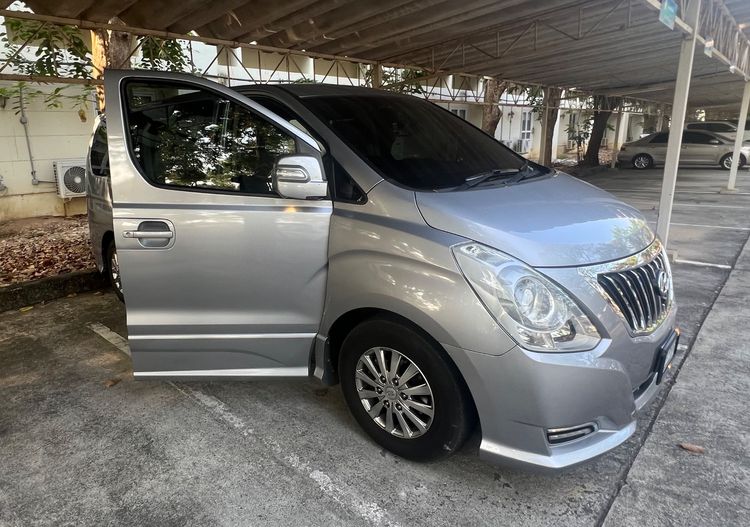 Hyundai H-1  2018 2.5 Deluxe Van ดีเซล ไม่ติดแก๊ส เกียร์อัตโนมัติ เทา รูปที่ 3