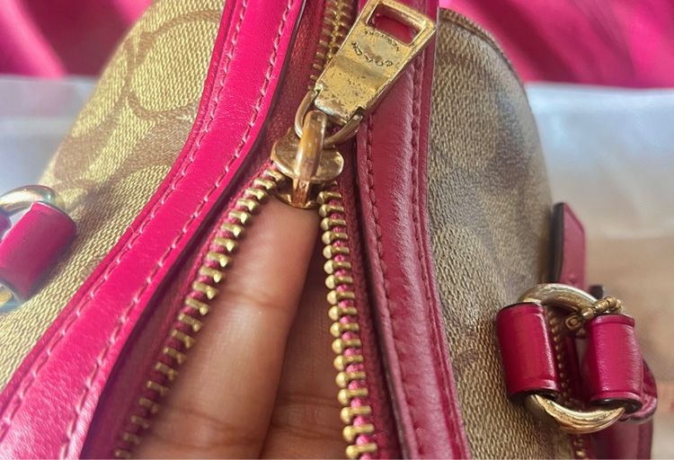 ส่งต่อ Coach Rowan Satchel In Signature Canvas (ทรงหมอน 10") 👜✨ รูปที่ 11