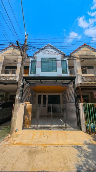 ขายทาวน์เฮ้าส์ 2 ชั้น 2 นอน 2 น้ำ หมู่บ้านซิลค์วิลเลจ ซ.สายไหม 54 ทำเลดี รีโนเวทใหม่ แถมเฟอร์นิเจอร์ หิ้วกระเป๋าเข้าอยู่ได้เลย