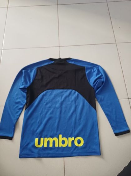 เสื้อกีฬา umbro รูปที่ 2