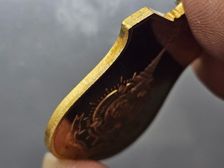 เหรียญมิ่งมหามงคล 6 รอบ ในหลวง รัชกาลที่ 9 เนื้อทองทิพย์ ปี 2542 พร้อมกล่องเดิมๆ รูปที่ 7