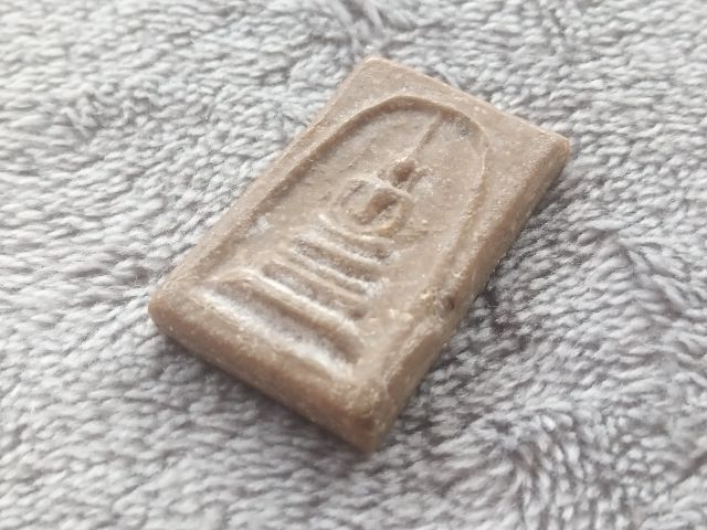 สมเด็จเนื้อผงน้ำมัน หลวงพ่อกวย ชุตินธโร รูปที่ 3