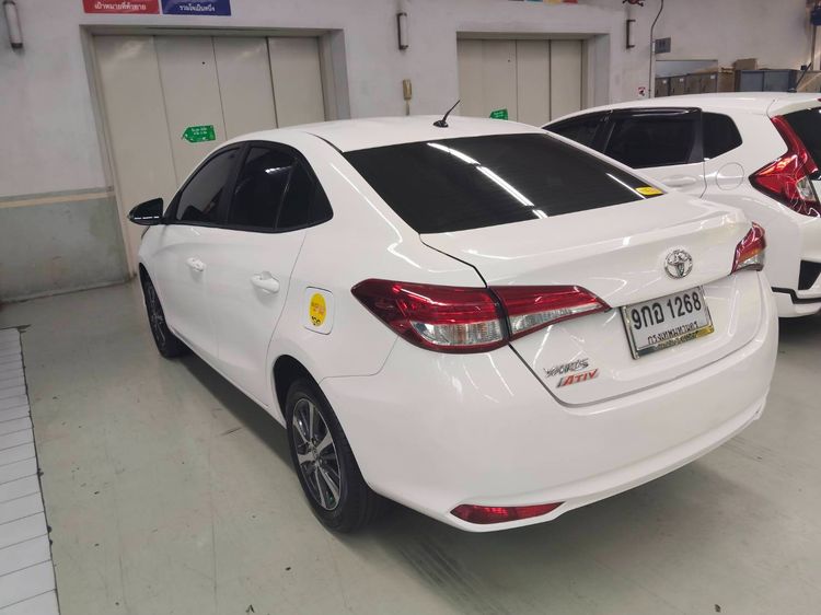 Toyota Yaris ATIV 2020 1.2 Mid Sedan เบนซิน ไม่ติดแก๊ส เกียร์อัตโนมัติ ขาว รูปที่ 4