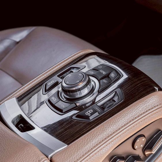 BMW Series 7 2012 730Ld ดีเซล ดำ รูปที่ 4