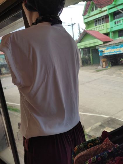 เสื้อยืดคอกลม เสื้อยืดสีขาว เสื้อยืดแขนล้ำ รูปที่ 3