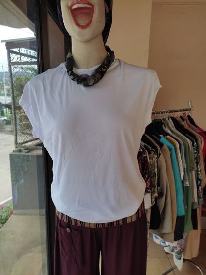 เสื้อยืดคอกลม เสื้อยืดสีขาว เสื้อยืดแขนล้ำ