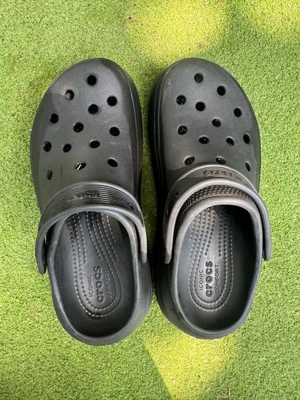Crocs เท้า 37.5  M5 W7 สีดำ รูปที่ 3