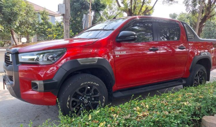 Toyota Hilux Revo 2021 2.8 G Rocco 4WD Pickup ดีเซล ไม่ติดแก๊ส เกียร์อัตโนมัติ แดง รูปที่ 2