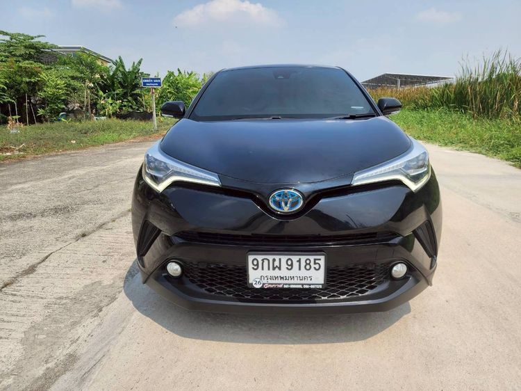 Toyota C-HR 2019 1.8 Hybrid Hi Sedan ไฮบริด ไม่ติดแก๊ส เกียร์อัตโนมัติ ดำ รูปที่ 2