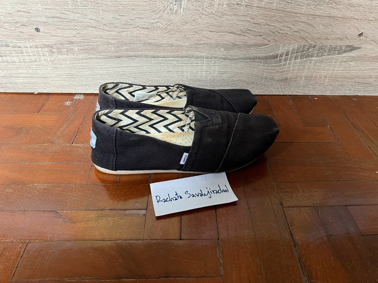 ขายรองเท้า TOMS Slip-on สีดำ และ ทอง WMN 7 รูปที่ 5