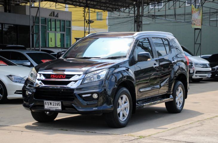 รถ Isuzu MU-X 3.0 Elegant 2WD สี ดำ
