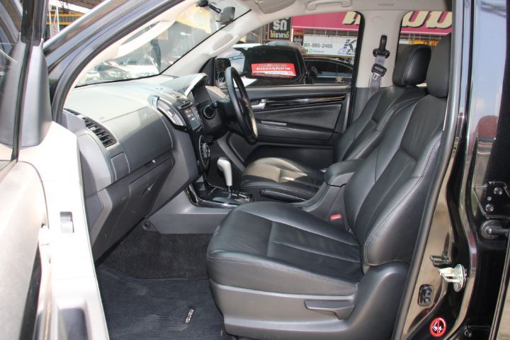 Isuzu MU-X 2015 3.0 Elegant 2WD Utility-car ดีเซล เกียร์อัตโนมัติ ดำ รูปที่ 4
