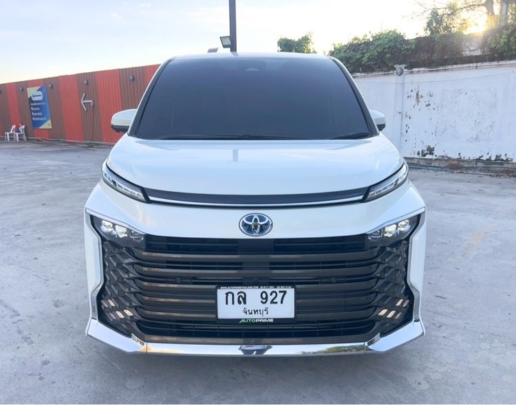 รถ Toyota Voxy 1.8 ZS สี ขาว