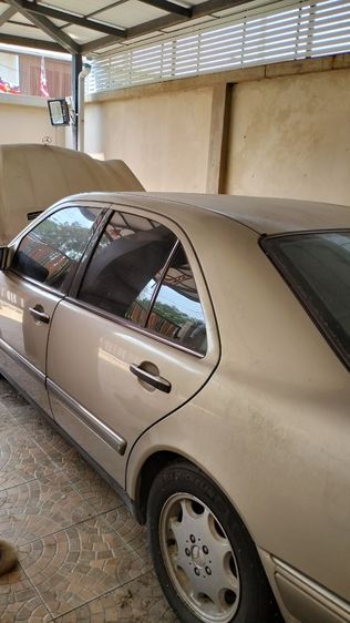 Mercedes-Benz E-Class 1997 E230 เบนซิน เกียร์อัตโนมัติ รูปที่ 3