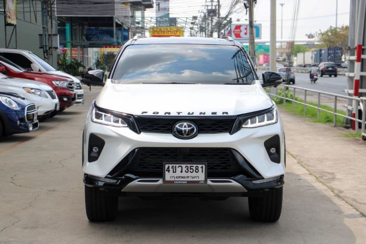 Toyota Fortuner 2023 2.4 Legender Black Top 4WD Utility-car ดีเซล เกียร์อัตโนมัติ ขาว รูปที่ 3