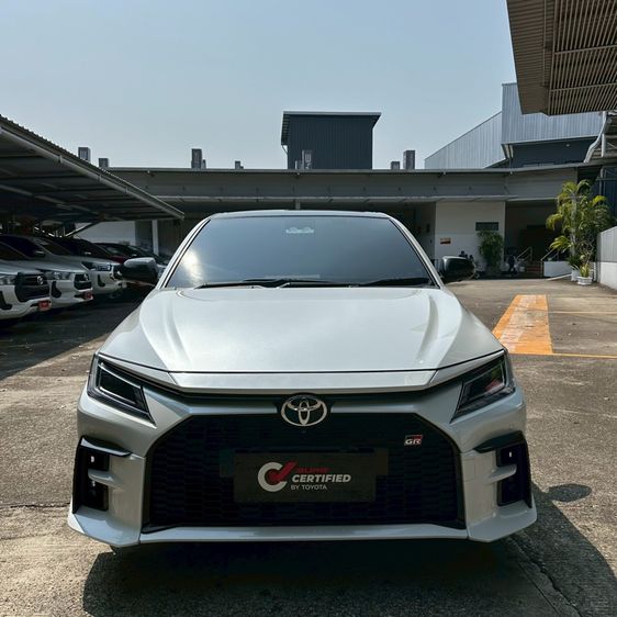 Toyota Yaris ATIV 2025 1.5 HEV GR SPORT Sedan ไฮบริด ไม่ติดแก๊ส เกียร์อัตโนมัติ ขาว รูปที่ 2