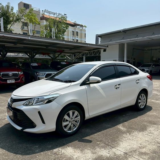 Toyota Vios 2017 1.5 J Sedan เบนซิน ไม่ติดแก๊ส เกียร์อัตโนมัติ ขาว รูปที่ 3