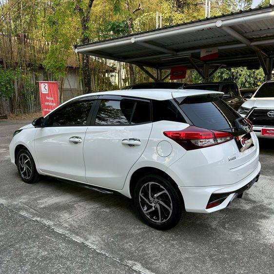 Toyota Yaris 2021 1.2 Sport Sedan เบนซิน ไม่ติดแก๊ส เกียร์อัตโนมัติ ขาว รูปที่ 4