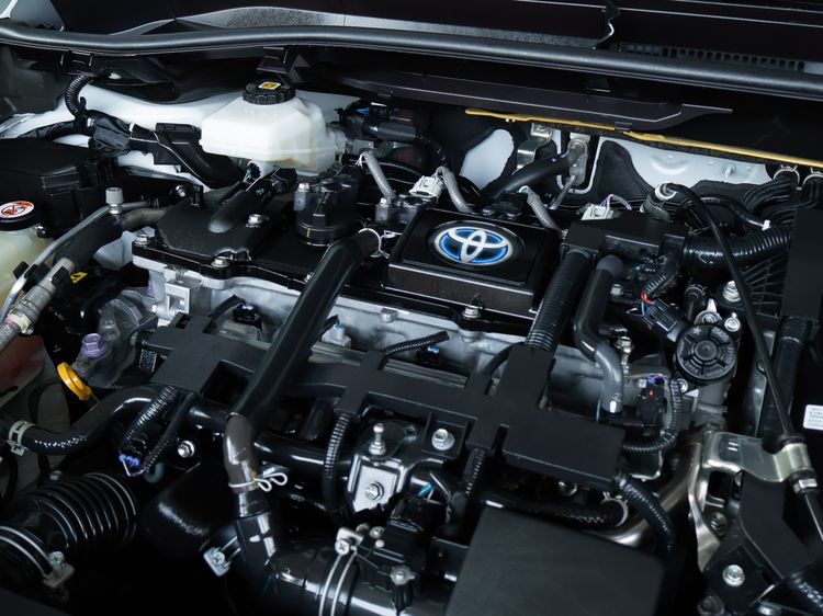 Toyota C-HR 2023 1.8 HEV GR Sport Utility-car ไฮบริด ไม่ติดแก๊ส เกียร์อัตโนมัติ ขาว รูปที่ 4