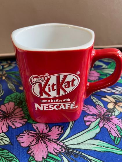 แก้วเซรามิกสีแดง โลโก้ KitKat Nescafe งานญี่ปุ่น