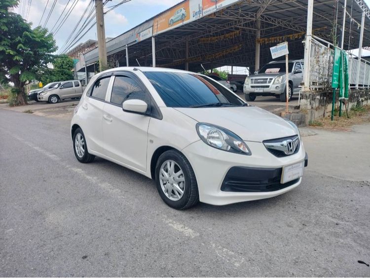 Honda Brio 2012 1.2 S Sedan เบนซิน ไม่ติดแก๊ส เกียร์อัตโนมัติ ขาว รูปที่ 2
