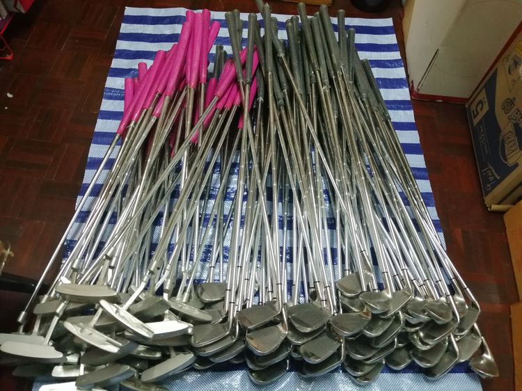 อื่นๆ ไม่ระบุ ขายไม้กอล์ฟเหมารวม 130 อัน แถมลูกกอล์ฟ สภาพเก่าเก็บ