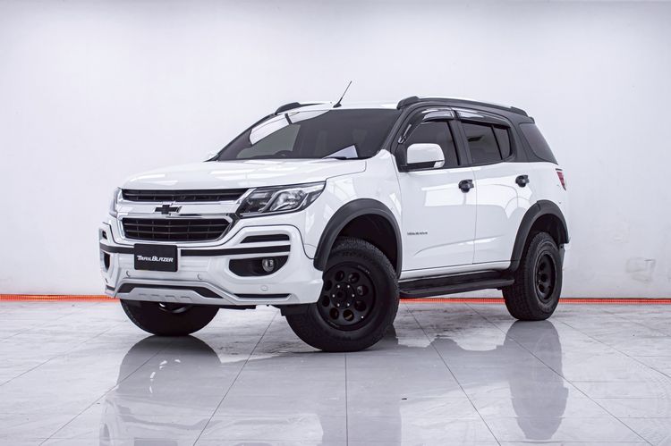รถ Chevrolet Trailblazer 2.5 LT สี ขาว