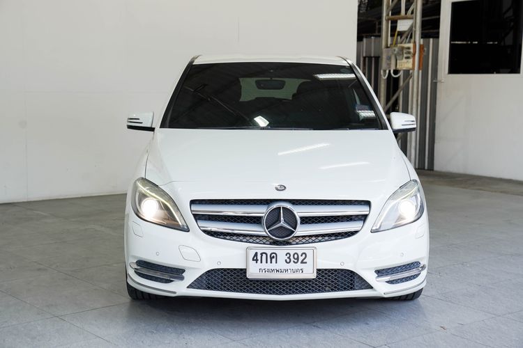 Mercedes-Benz B-Class 2013 B200 Sedan เบนซิน ไม่ติดแก๊ส เกียร์อัตโนมัติ ขาว รูปที่ 3