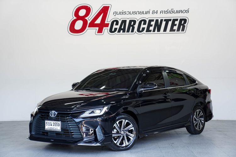 Toyota Yaris ATIV 2023 1.2 Premium Luxury Sedan เบนซิน ไม่ติดแก๊ส เกียร์อัตโนมัติ ดำ รูปที่ 2