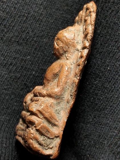 พระรอดลำพูนพิมพ์ใหญ่ครับ รูปที่ 11