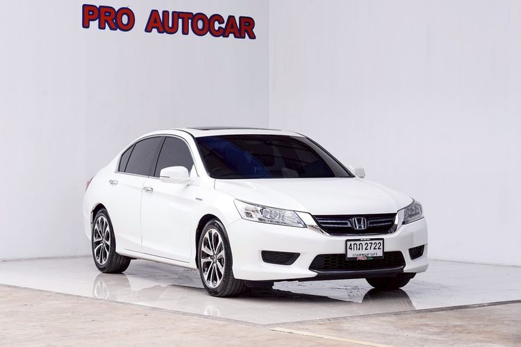 Honda Accord 2015 2.0 Hybrid Tech Sedan ไฮบริด ไม่ติดแก๊ส เกียร์อัตโนมัติ ขาว รูปที่ 2