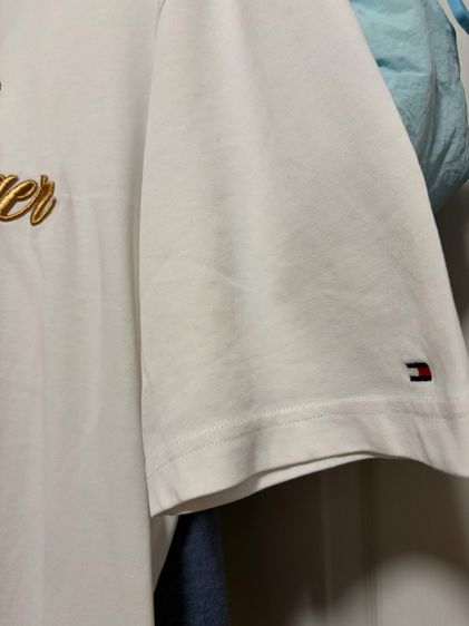 เสื้อยืด Tommy Hilfiger รูปที่ 4