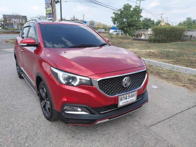 รถ MG ZS 1.5 V Sunroof สี แดง