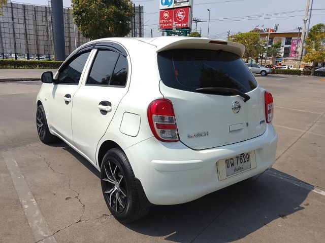 Nissan March 2012 1.2 E Sedan เบนซิน ไม่ติดแก๊ส เกียร์อัตโนมัติ ขาว รูปที่ 3