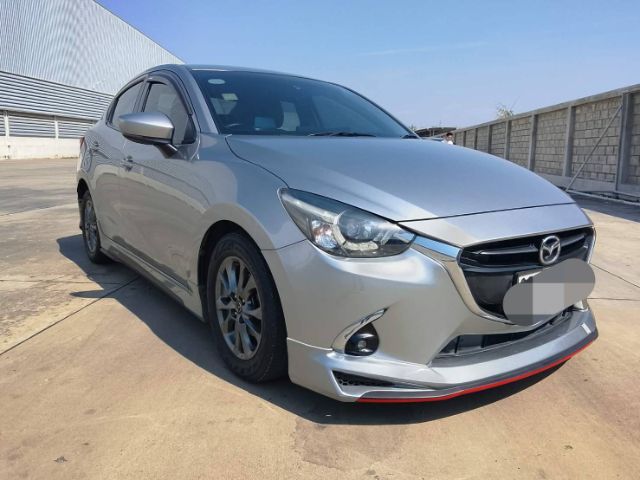 Mazda Mazda 2 2017 1.3 High Plus Sedan เบนซิน ไม่ติดแก๊ส เกียร์อัตโนมัติ เทา รูปที่ 3
