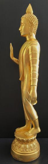 ในหลวง รัชกาลที่ ๙ เสด็จ เททอง  ปี 2525 รูปที่ 9