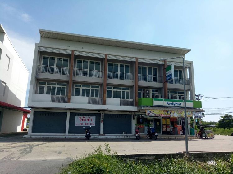 ให้เช่าตึกแถวสินสาคร ติด family mart หน้าหมู่บ้านซื่่อตรงสารินและนิคมอุตสาหกรรมสินสาคร