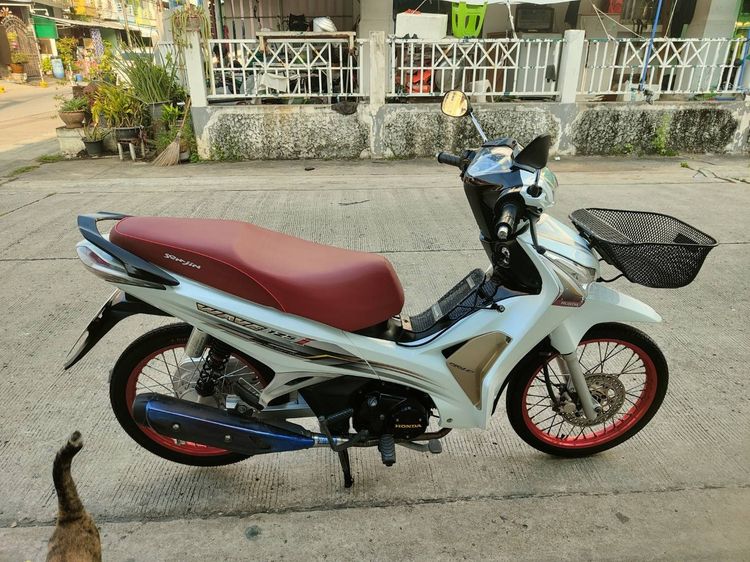 🛵ยังไงก็ขาย WAVE125i ปี 55 เครื่องดี สีสวย สตาร์ทมือ(ท่อดัง เครื่องเงียบ เดินหอบ)ขายตามสภาพ รถบ้านพร้อมใช้งาน เปลี่ยนน้ำมันเครื่องฟรี รูปที่ 3